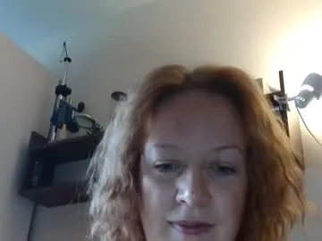 PumaShyXD – webcam model profile photo Image 3