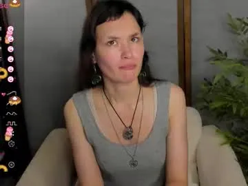 Yaya--728 – webcam model profile photo Image 15