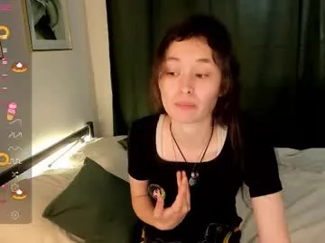 Yaya--728 – webcam model profile photo Image 17