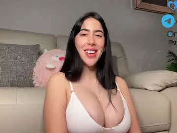 Yui-Ch – webcam model profile photo Image 3