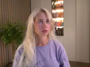 alana15 – webcam model profile photo Image 15