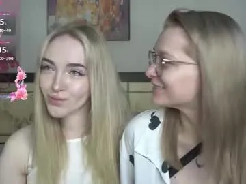 May-Squirt – webcam model profile photo Image 8