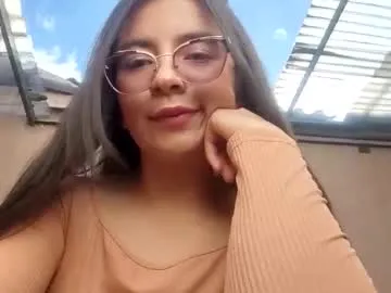 Runarunapi – webcam model profile photo Image 8