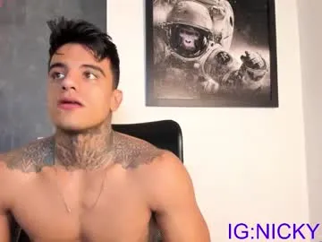 i_n_d_i_c_a – webcam model profile photo Image 5