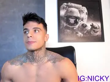 i_n_d_i_c_a – webcam model profile photo Image 6