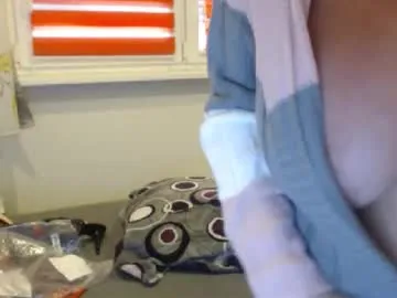 babyjasmine05 – webcam model profile photo Image 12