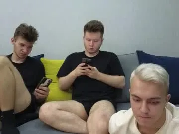 R0422 – webcam model profile photo Image 8