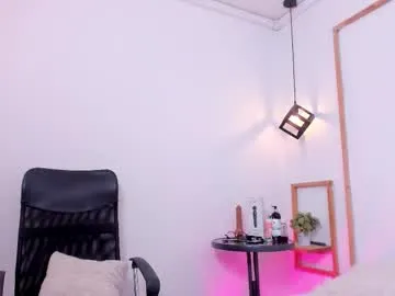 IamSteph13 – webcam model profile photo Image 13