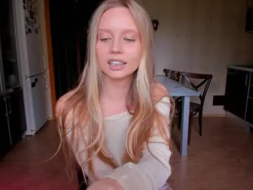 uwunikaa – webcam model profile photo Image 11