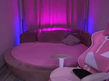 Runarunapi – webcam model profile photo Image 9