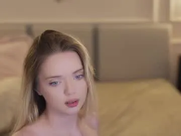 ___Nessa – webcam model profile photo Image 14