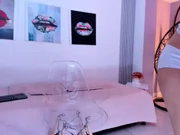 IamSteph13 – webcam model profile photo Image 2