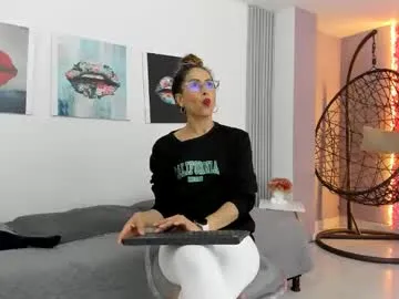 IamSteph13 – webcam model profile photo Image 4