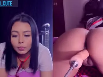 PumaShyXD – webcam model profile photo Image 11