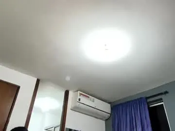 PumaShyXD – webcam model profile photo Image 3