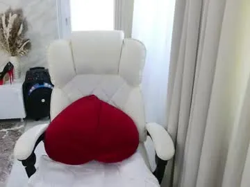 Runarunapi – webcam model profile photo Image 5