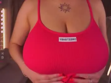 IORio2 – webcam model profile photo Image 2