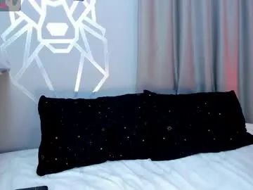 i_n_d_i_c_a – webcam model profile photo Image 2