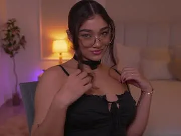 Yui-Ch – webcam model profile photo Image 16