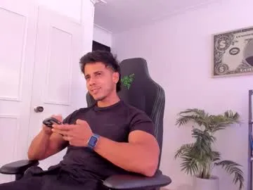 Yaya--728 – webcam model profile photo Image 10