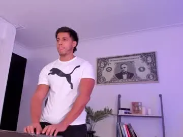 Yaya--728 – webcam model profile photo Image 12