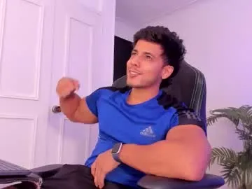 Yaya--728 – webcam model profile photo Image 4