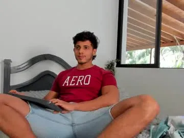 Yaya--728 – webcam model profile photo Image 5