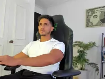 Yaya--728 – webcam model profile photo Image 8