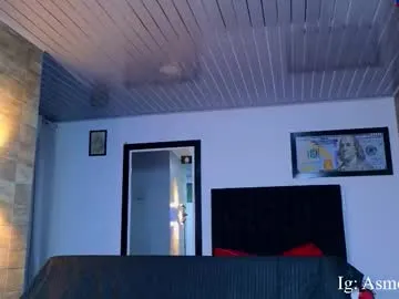 hana-08787- – webcam model profile photo Image 10