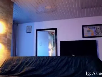 hana-08787- – webcam model profile photo Image 4