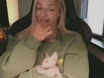 Anaya77 – webcam model profile photo Image 9