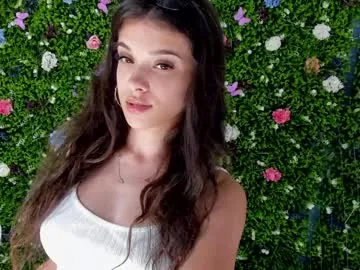 LaureMestler – webcam model profile photo Image 10