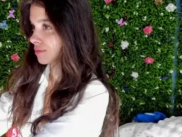 LaureMestler – webcam model profile photo Image 15