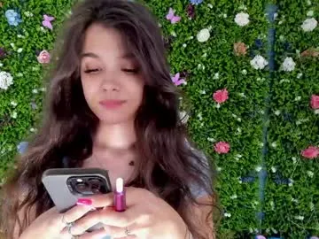 LaureMestler – webcam model profile photo Image 7