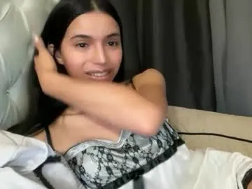 caylin – webcam model profile photo Image 11