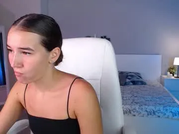 Runarunapi – webcam model profile photo Image 2