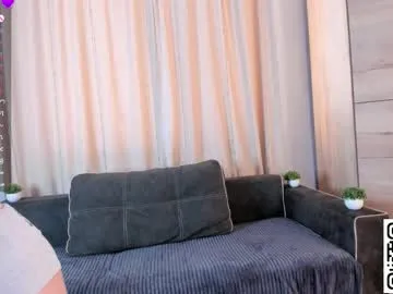 Penelopehot_83 – webcam model profile photo Image 13