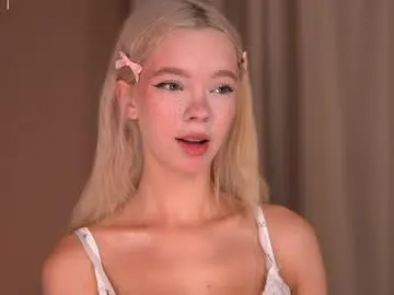 R-bonbon – webcam model profile photo Image 6