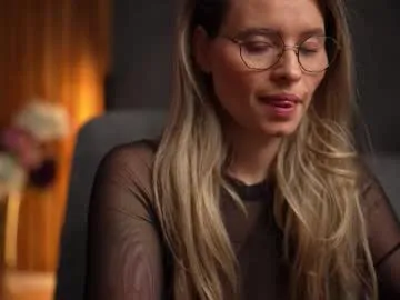 katt008 – webcam model profile photo Image 18