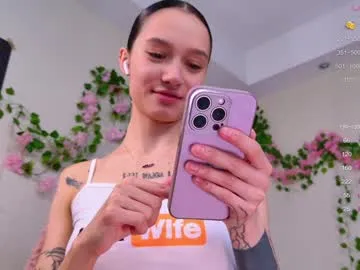 Sophie_cute06 – webcam model profile photo Image 8