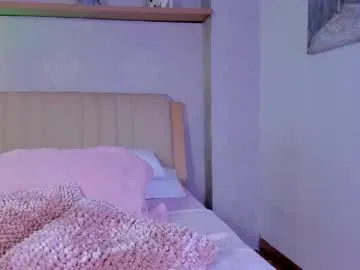 indialatin – webcam model profile photo Image 16