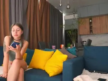 aviebby – webcam model profile photo Image 9