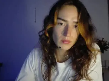 onlykira – webcam model profile photo Image 4