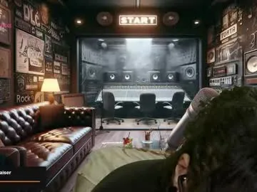 x_nile – webcam model profile photo Image 2