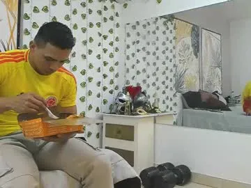 Yo155 – webcam model profile photo Image 6