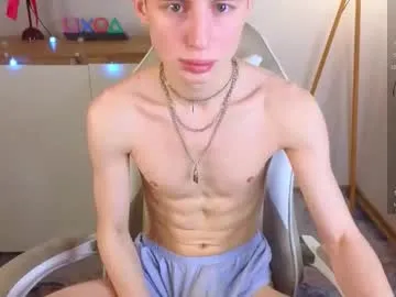 Benson18y – webcam model profile photo Image 7