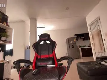 sigmasian – webcam model profile photo Image 17