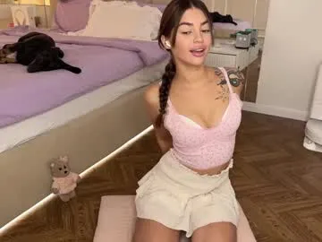 emyii – webcam model profile photo Image 17