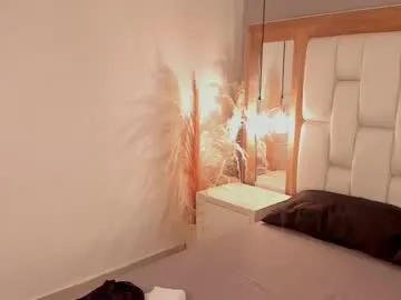 JuicyFruits93 – webcam model profile photo Image 8