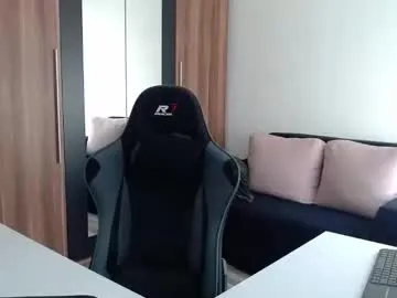 cutieeeeva – webcam model profile photo Image 9